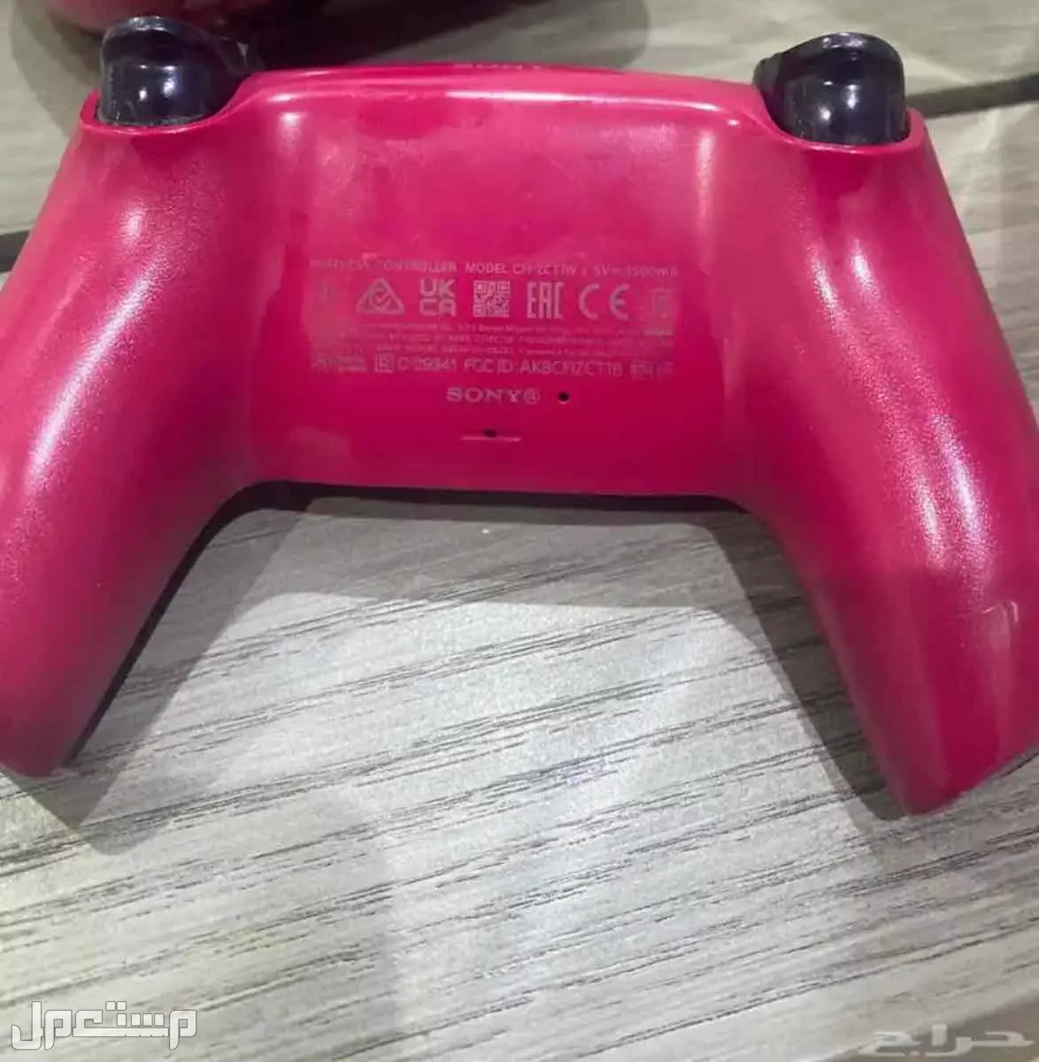 يد سوني 5  في المدينة المنورة بسعر 1800ريال سعودي