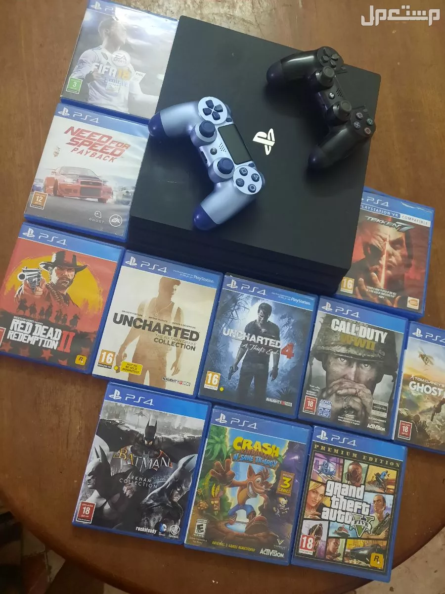 للبيع بلايستيشن سوني 4 برو بسعر 950ريال.