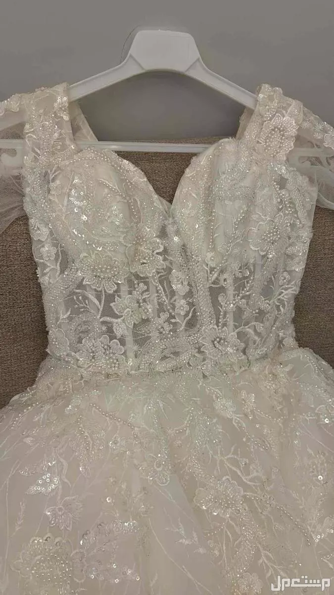 لبيع فستان زواج  ( جدة فقط ) بسعر 2900 وقابل للتفاوض