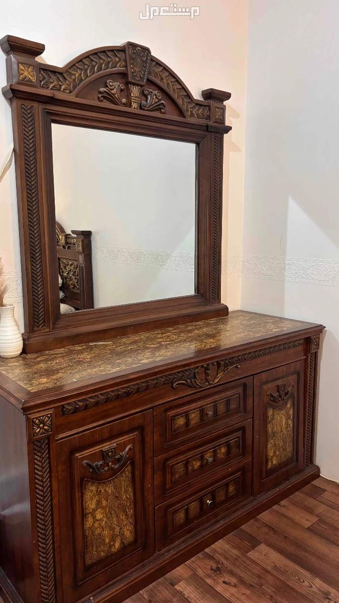 للبيع غرفة نوم مستعمله بكامل ملحقاتها