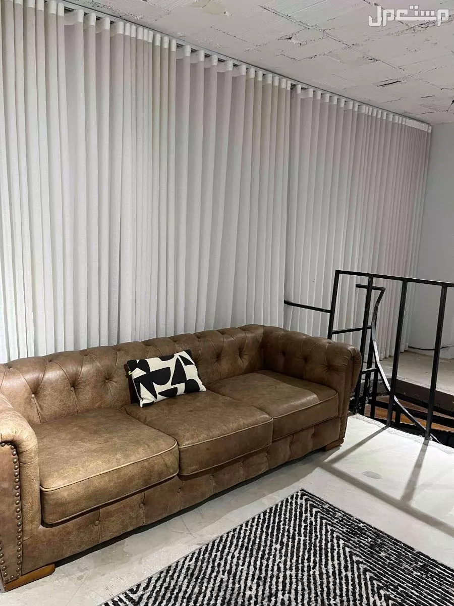 أثاث مستعمل بحالة ممتازة للبيع استخدمته مكتبي  في ابو عريش