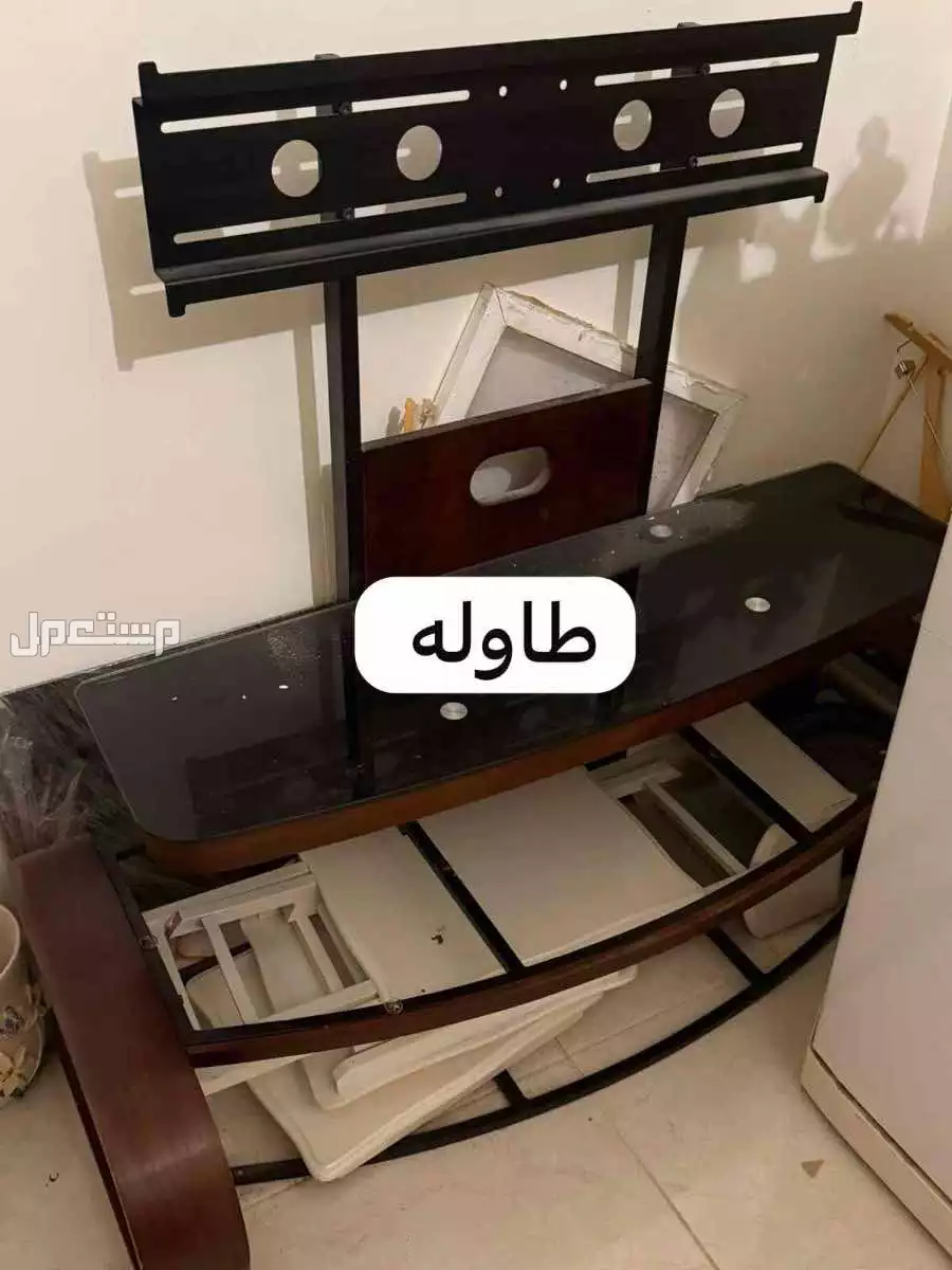 طاوله تلفزيون جديييده لم تستخدم في جدة بسعر 250 ريال سعودي