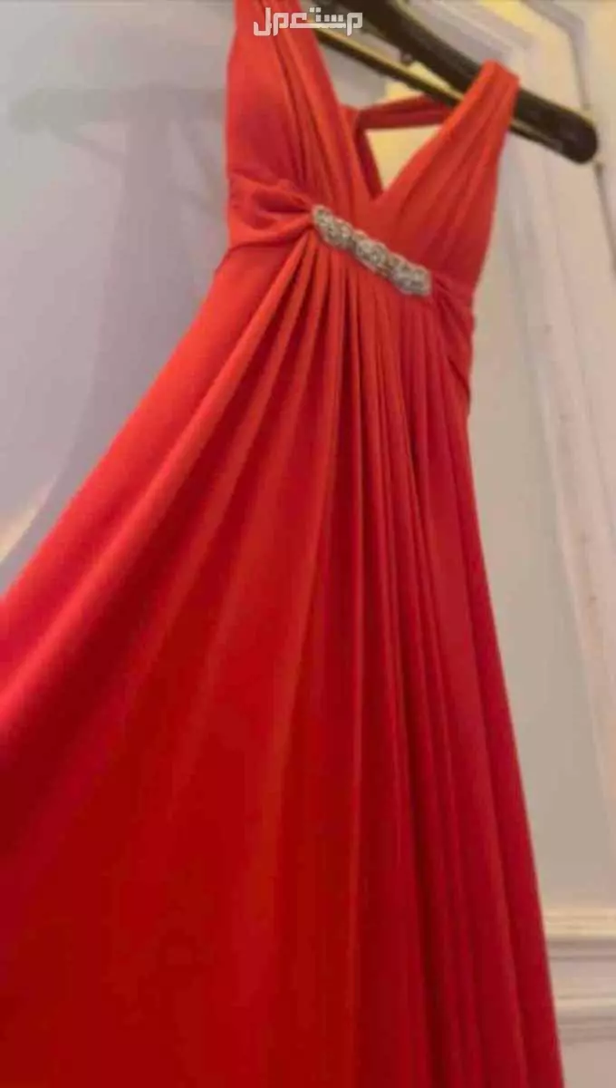 للبيع فستان سهرات انثوي ناعم جدا من Jane norman London  في الرياض بسعر 500 ريال الفستان من الامام