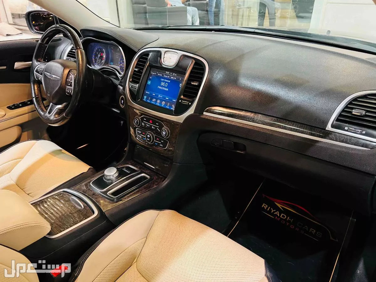 كرايسلر C300 2015 مستعملة للبيع في الرياض بسعر 54 ألف ريال سعودي