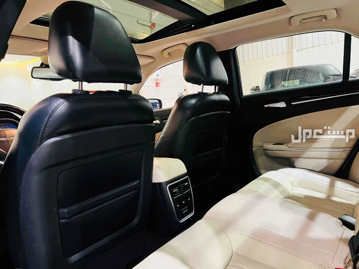 كرايسلر C300 2015 مستعملة للبيع في الرياض بسعر 54 ألف ريال سعودي