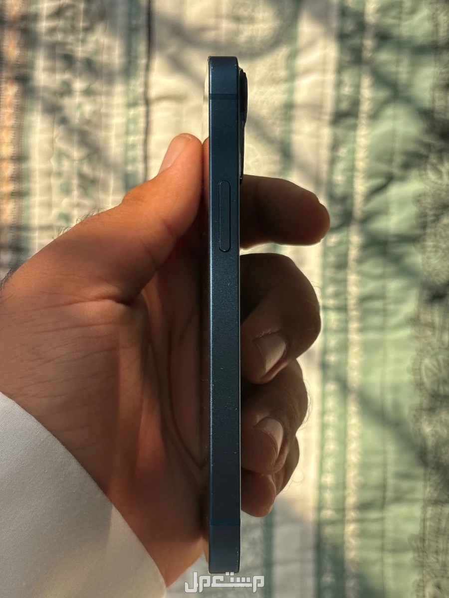 للبيع جوال آيفون 13 ميني اللون ازرق ماركة أبل في الدمام بسعر 1100 ريال سعودي