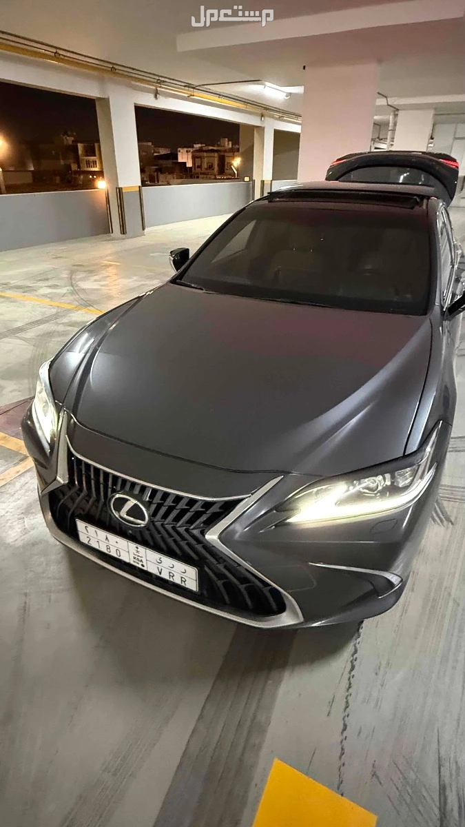 لكزس ES 2023 مستعملة للبيع في جدة بسعر 190 ألف ريال سعودي