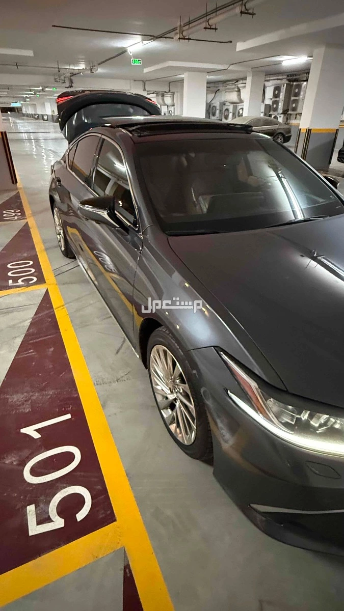 لكزس ES 2023 مستعملة للبيع في جدة بسعر 190 ألف ريال سعودي