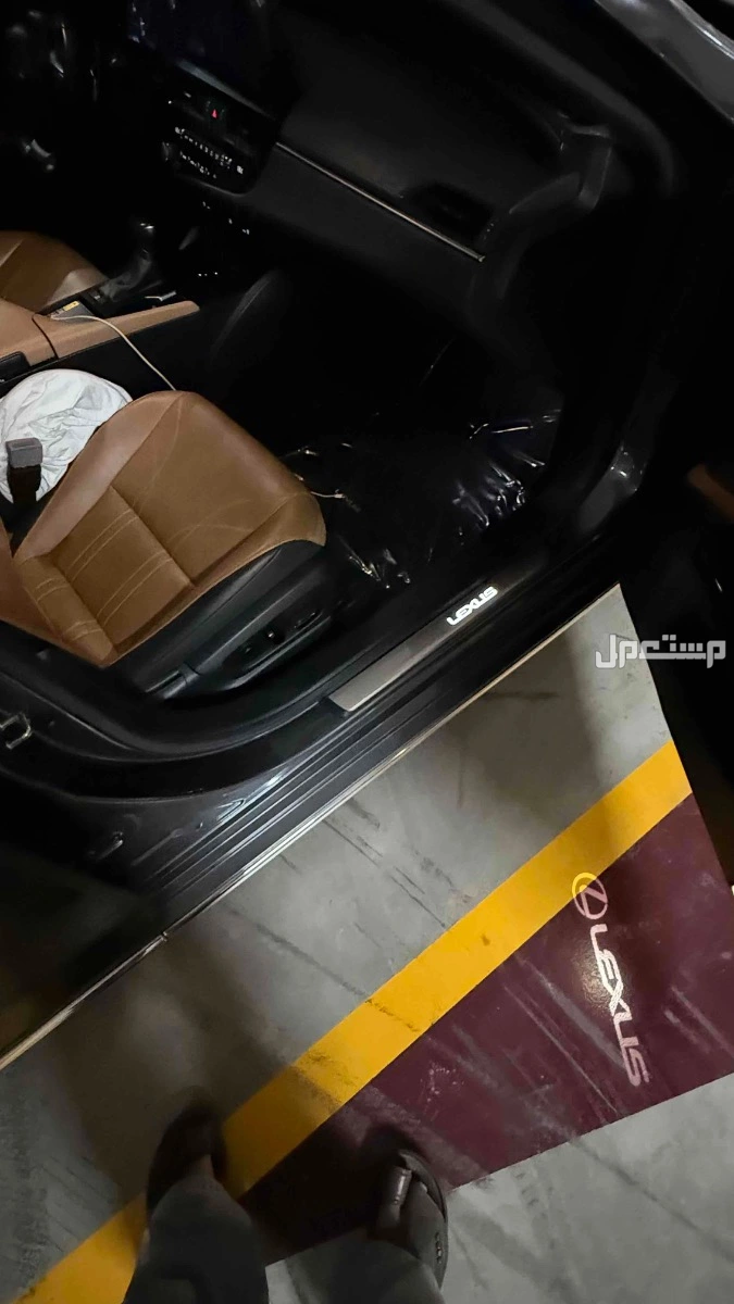 لكزس ES 2023 مستعملة للبيع في جدة بسعر 190 ألف ريال سعودي