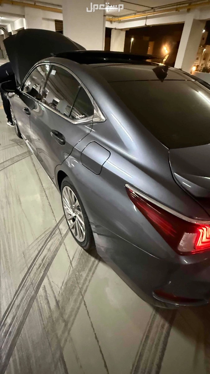 لكزس ES 2023 مستعملة للبيع في جدة بسعر 190 ألف ريال سعودي