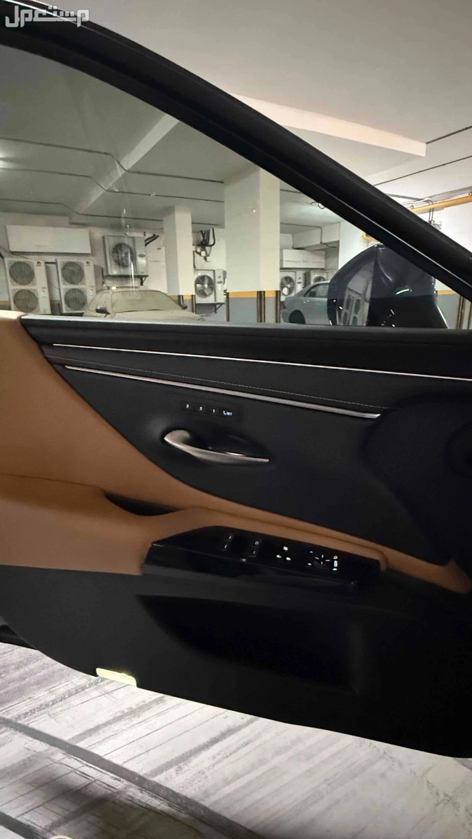 لكزس ES 2023 مستعملة للبيع في جدة بسعر 190 ألف ريال سعودي