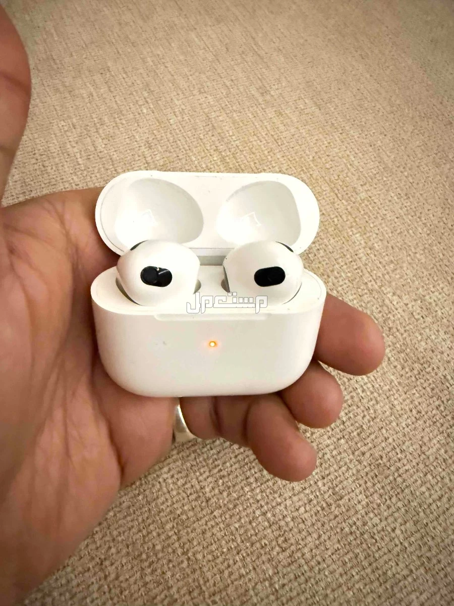 سماعة ابل ايربودز الجيل الثالث