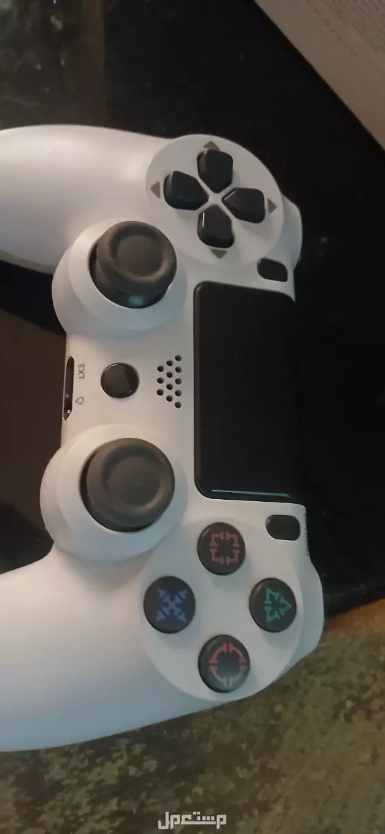 سوني 4 مستعمل ويدتين وحده اصليه والثانيه تجاريه  السعر ب250