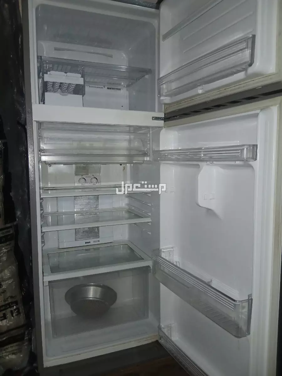 تلاجة شارب للبيع  في قسم الدخيلة بسعر 18 ألف جنيه مصري