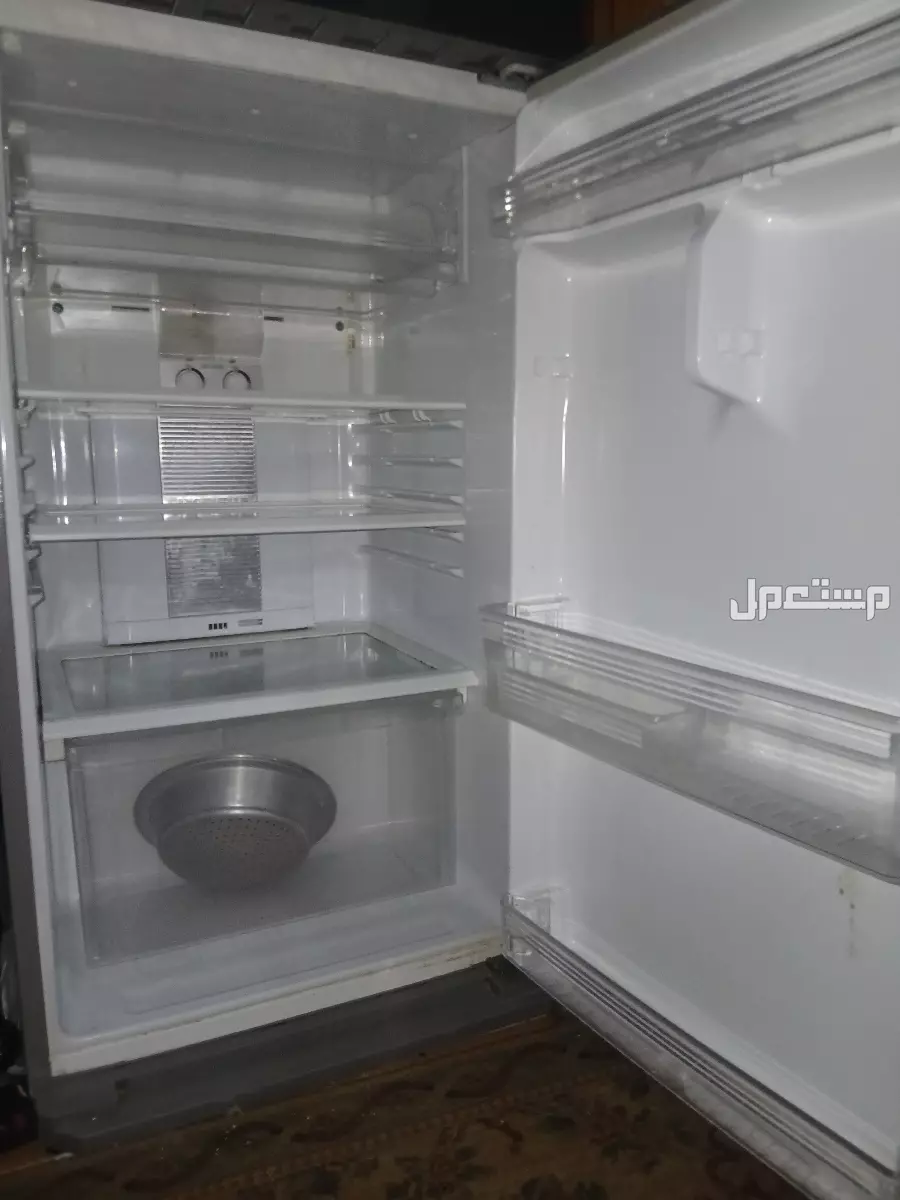 تلاجة شارب للبيع  في قسم الدخيلة بسعر 18 ألف جنيه مصري