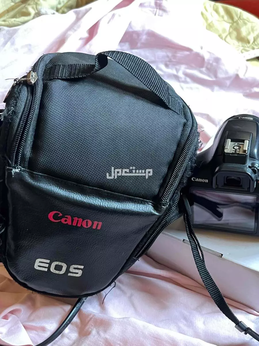 للبيع كاميرا كانون 1300d استعمال خفيف