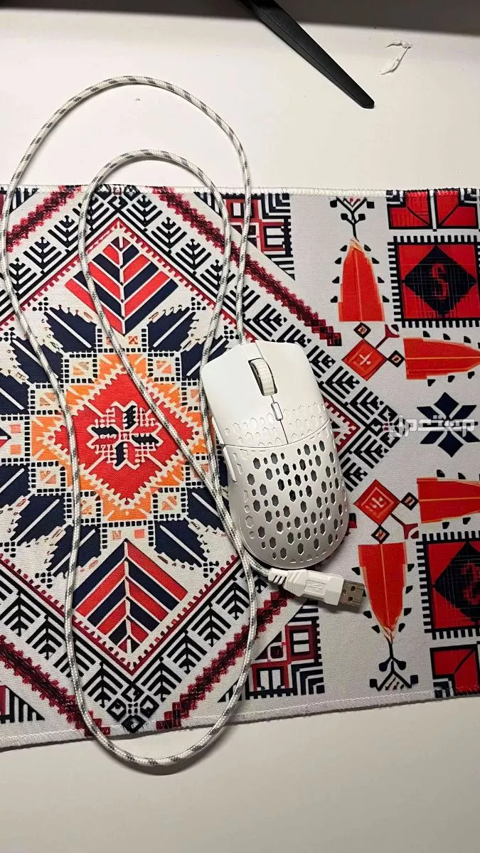 سوني فور سليم مع جميع ملحقاته  مع ماوس باد وماوس وشريط سنونر  وصله ويد اصليه و في احد رفيدة بسعر 1800 ريال سعودي