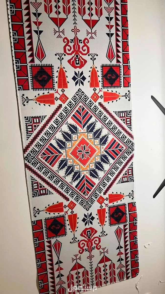 سوني فور سليم مع جميع ملحقاته  مع ماوس باد وماوس وشريط سنونر  وصله ويد اصليه و في احد رفيدة بسعر 1800 ريال سعودي