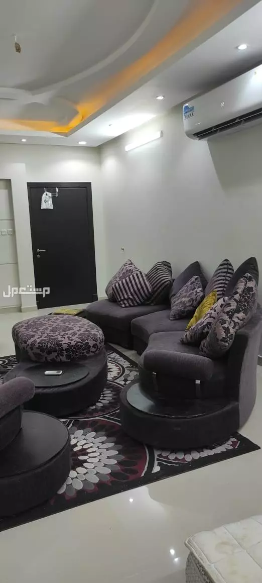 كنب 12 شخص - نظيف جدا - 7 قطع - مشترى من معرض ديموس - حي النهضة قرب حي الخليج