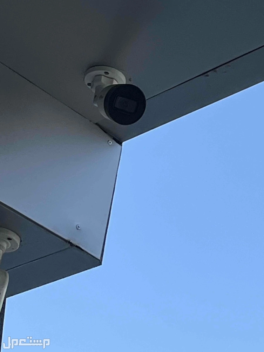 3 كاميرات + شاشه 32 بوصه كلها مالها 5 شهور جديده  في الطائف