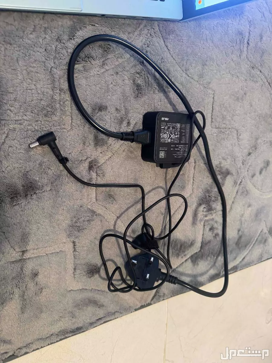 لابتوب اسوس فيفو بوك قو 14/15 نظييف جداً وشبه جديد