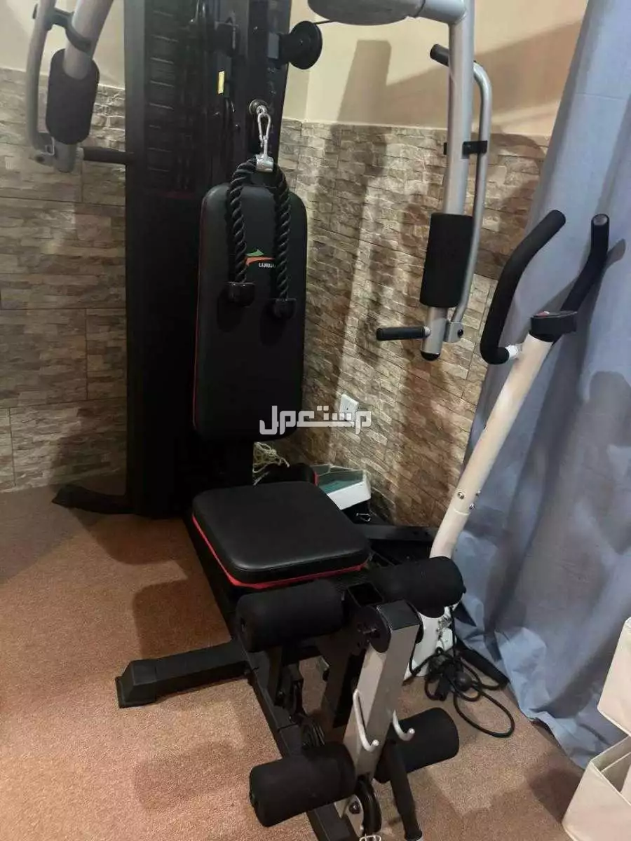 للبيع جهاز جيم  رياضي شامل بحالة ممتازة بسعر الف ريال