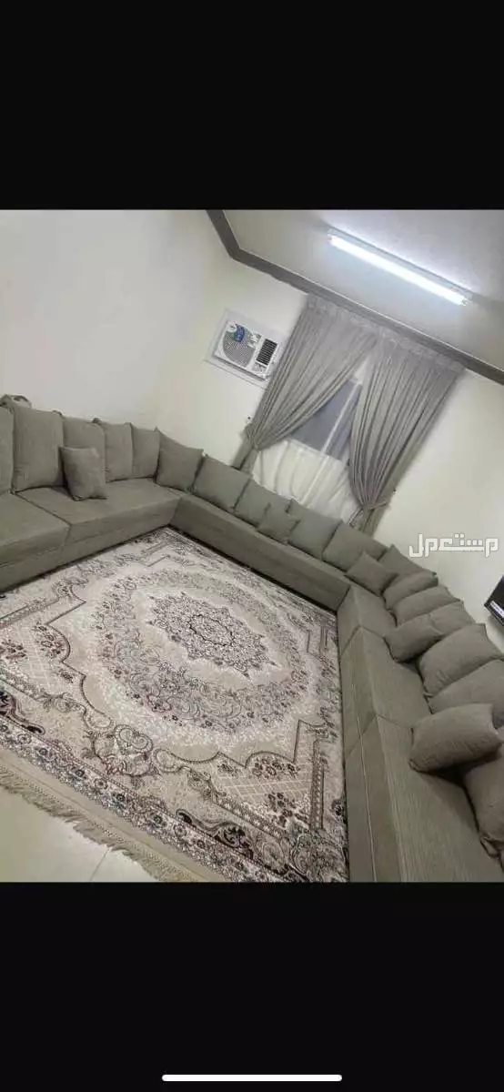 كنب مستعمل شبه جديد  في الرياض بسعر 1500 ريال سعودي