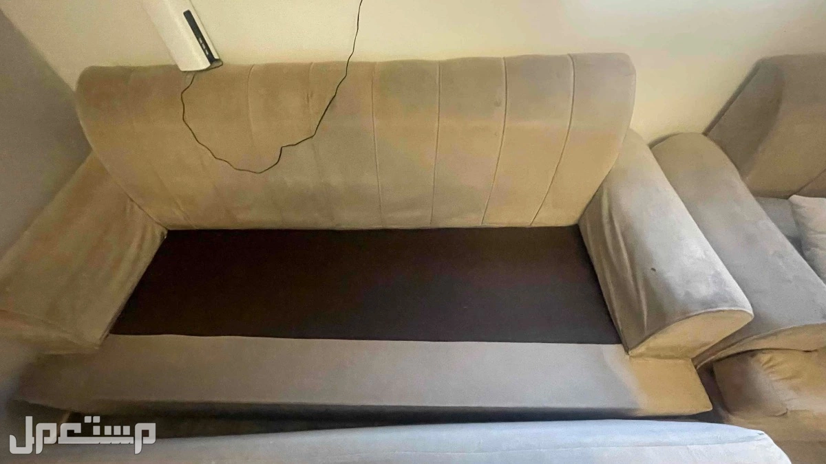 كنب 4 قطع في جدة بسعر 600 ريال سعودي