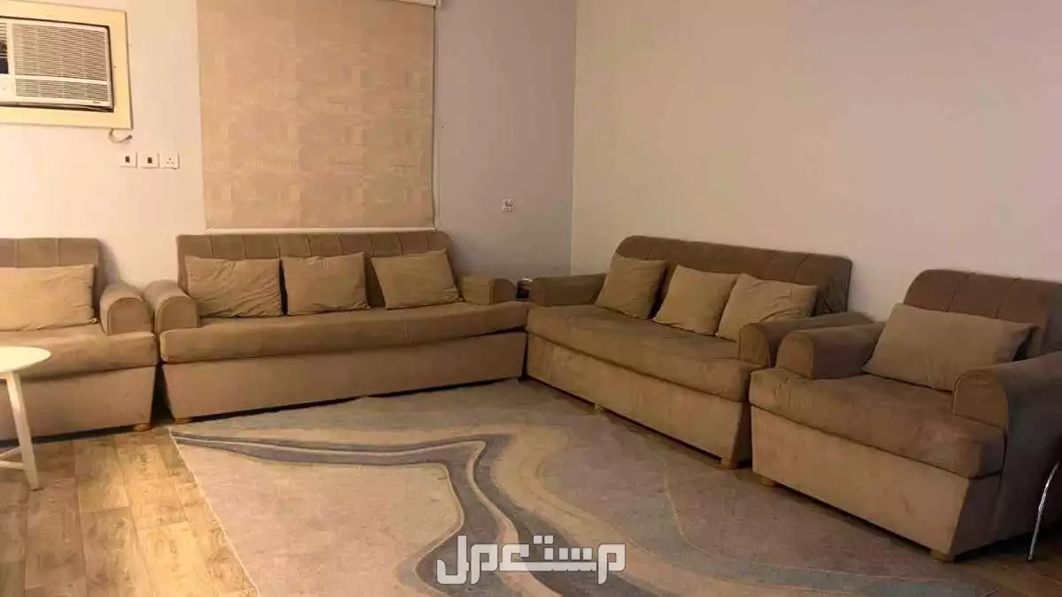 كنب 4 قطع في جدة بسعر 600 ريال سعودي