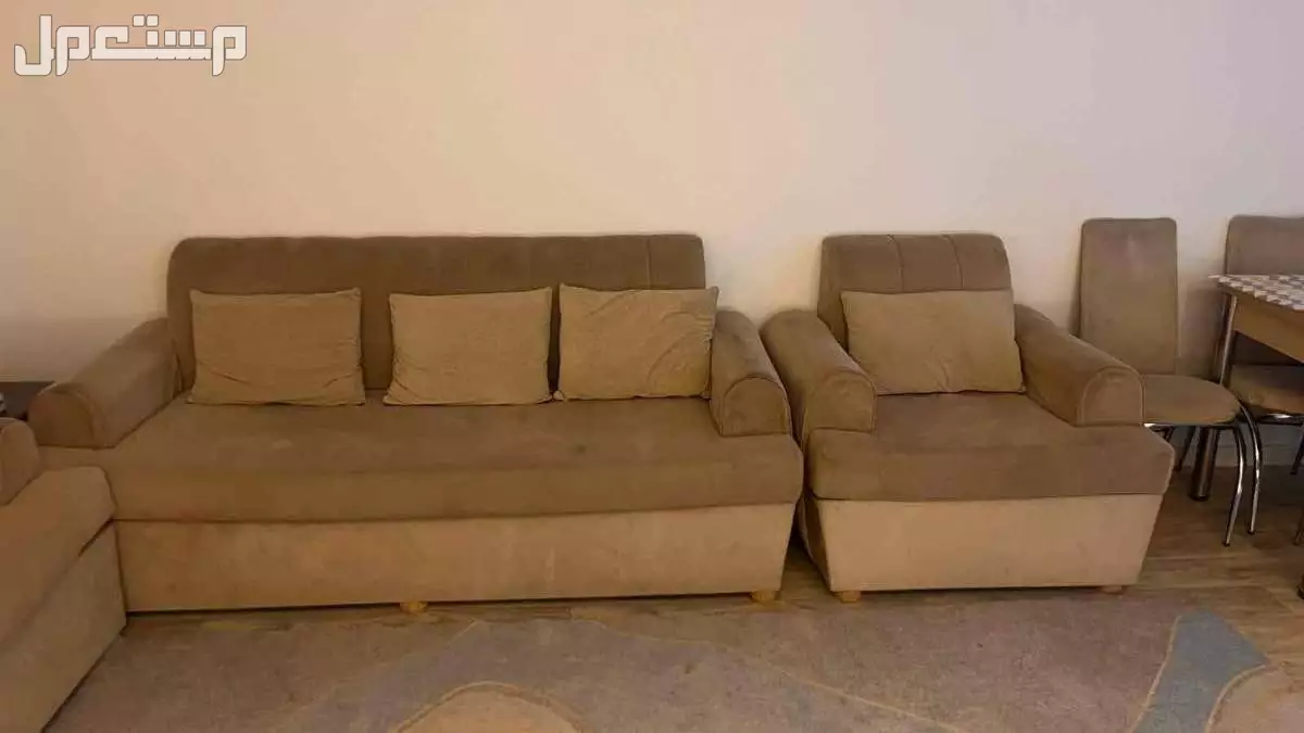 كنب 4 قطع في جدة بسعر 600 ريال سعودي