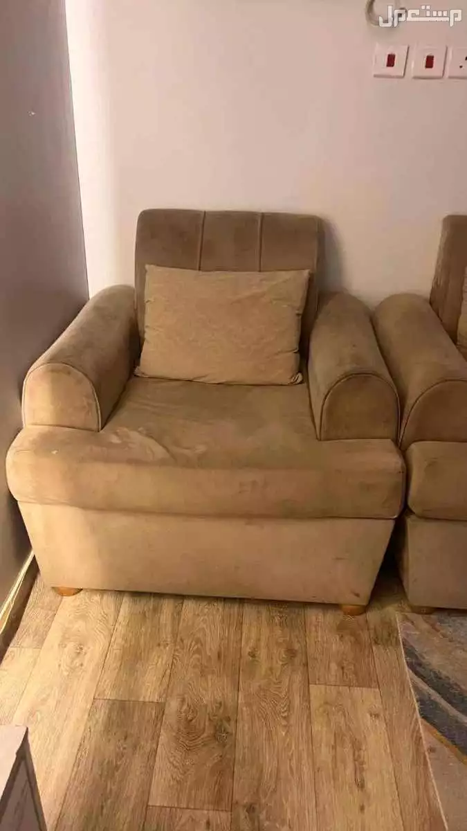 كنب 4 قطع في جدة بسعر 600 ريال سعودي