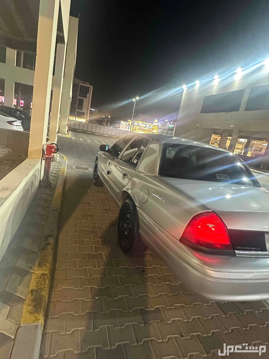 فورد كراون فكتوريا 2001 مستعملة للبيع في جدة بسعر 15 ألف ريال سعودي