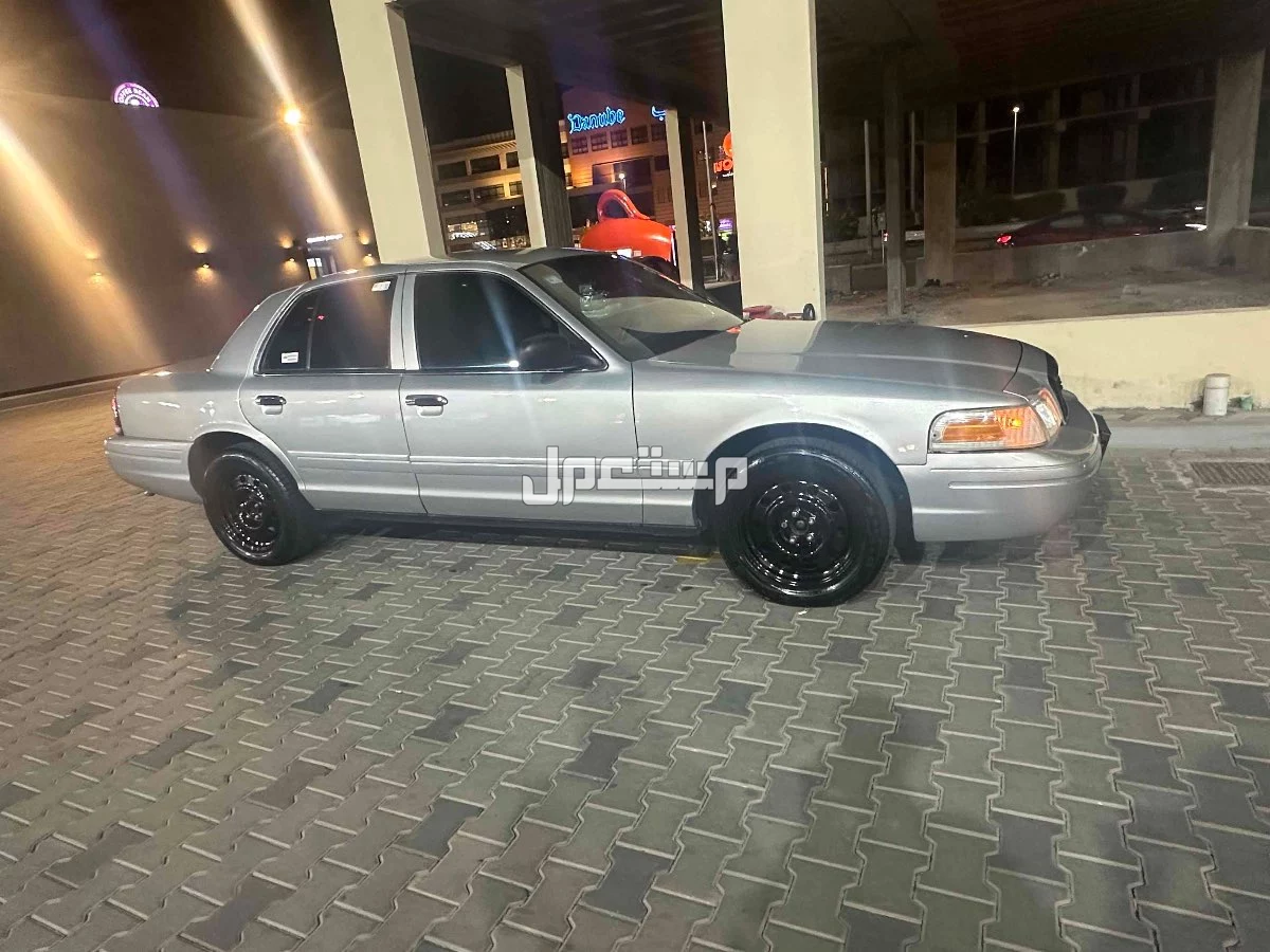 فورد كراون فكتوريا 2001 مستعملة للبيع في جدة بسعر 15 ألف ريال سعودي