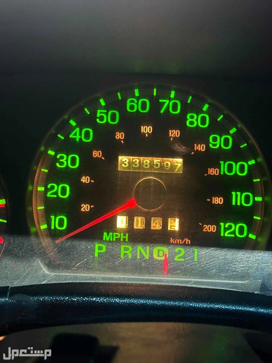 فورد كراون فكتوريا 2001 مستعملة للبيع في جدة بسعر 15 ألف ريال سعودي