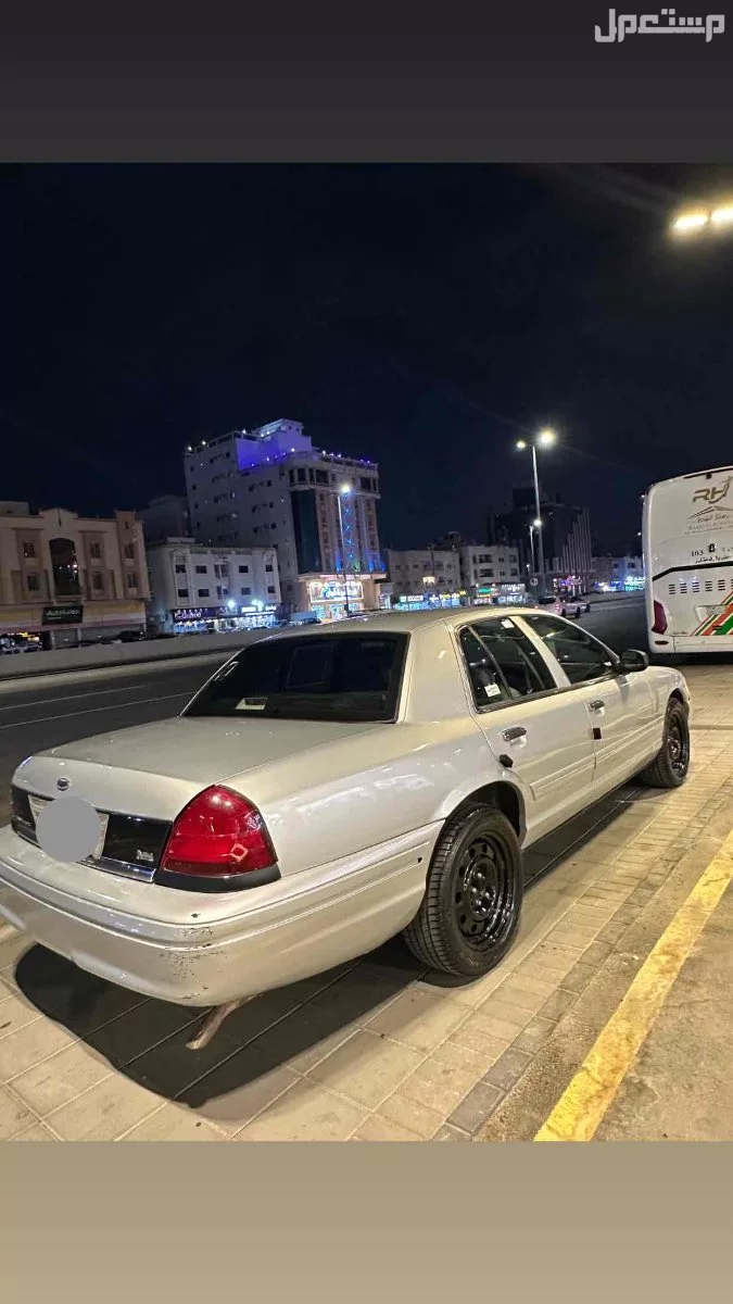 فورد كراون فكتوريا 2001 مستعملة للبيع في جدة بسعر 15 ألف ريال سعودي