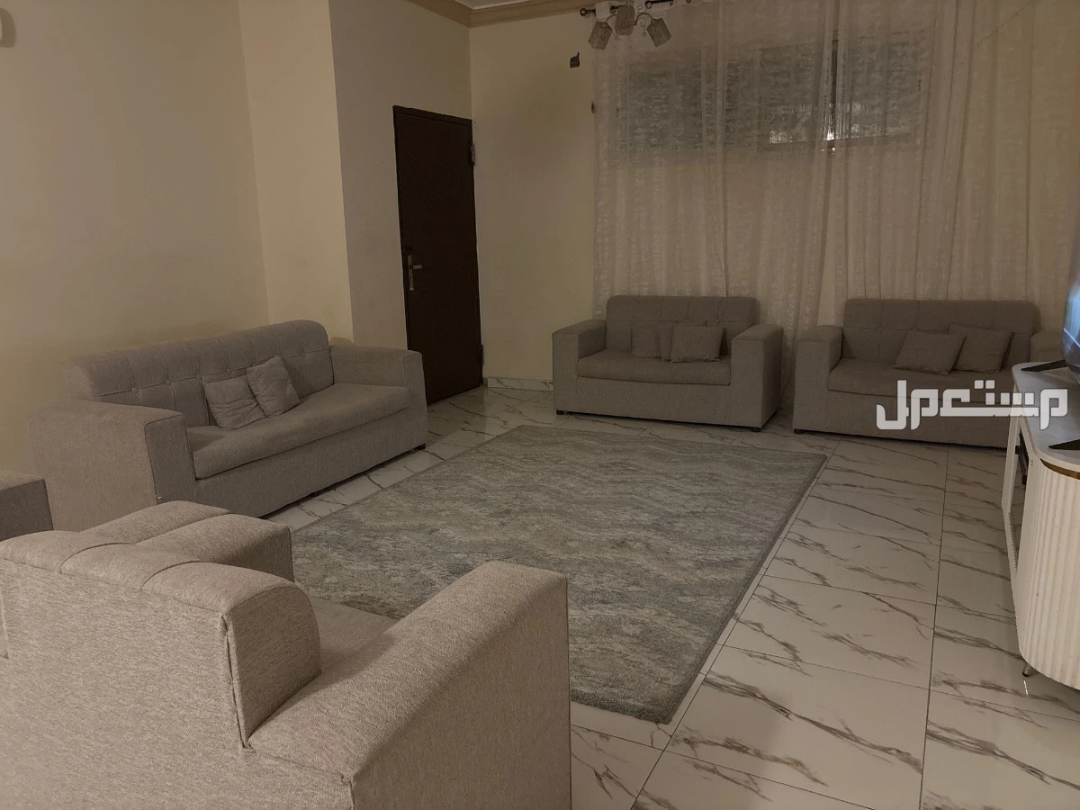 بيع كنب وطاوله وزوليه 1500 كامل