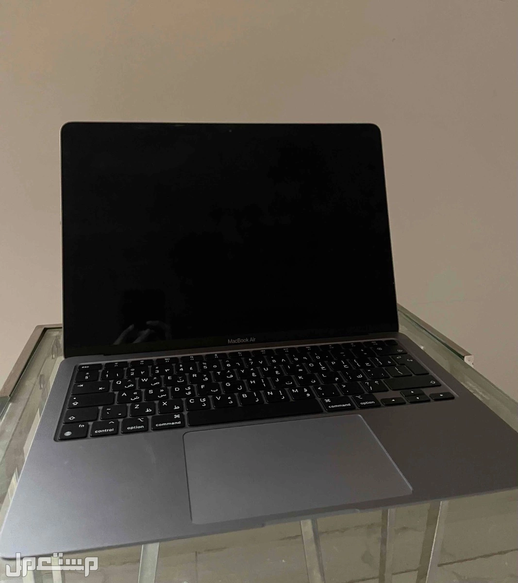 ماك بوك آير M1 (طراز MGN63) – شاشة 13 إنش، سعة 256GB، رام 8GB، لون فضي غامق في جدة مجاناً للمحتاج