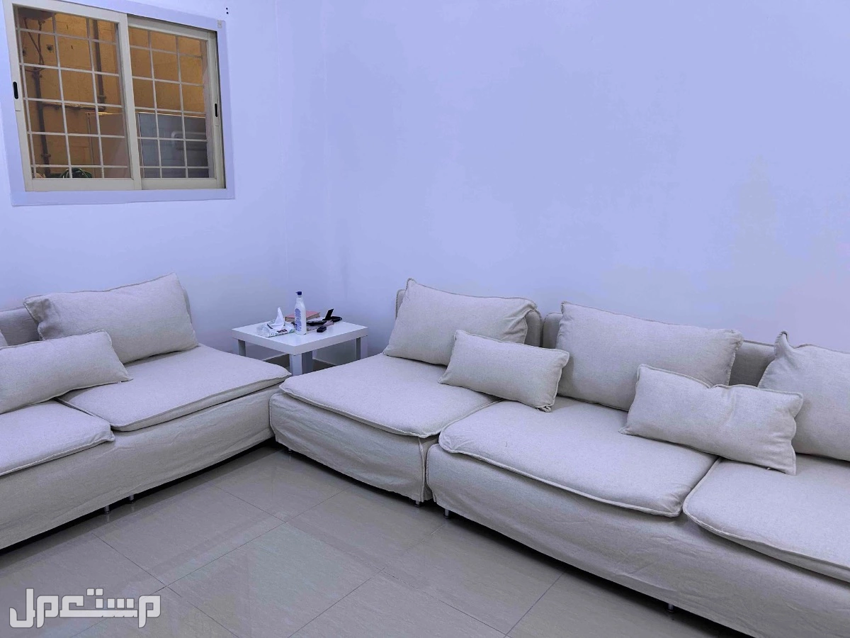 كنب ايكيا ممتاز ومريح مع غطاء اضافي جديد