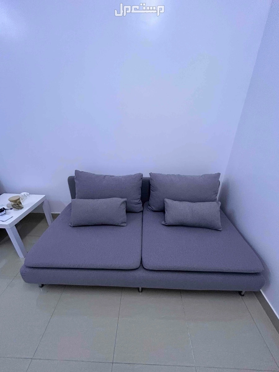 كنب ايكيا ممتاز ومريح مع غطاء اضافي جديد