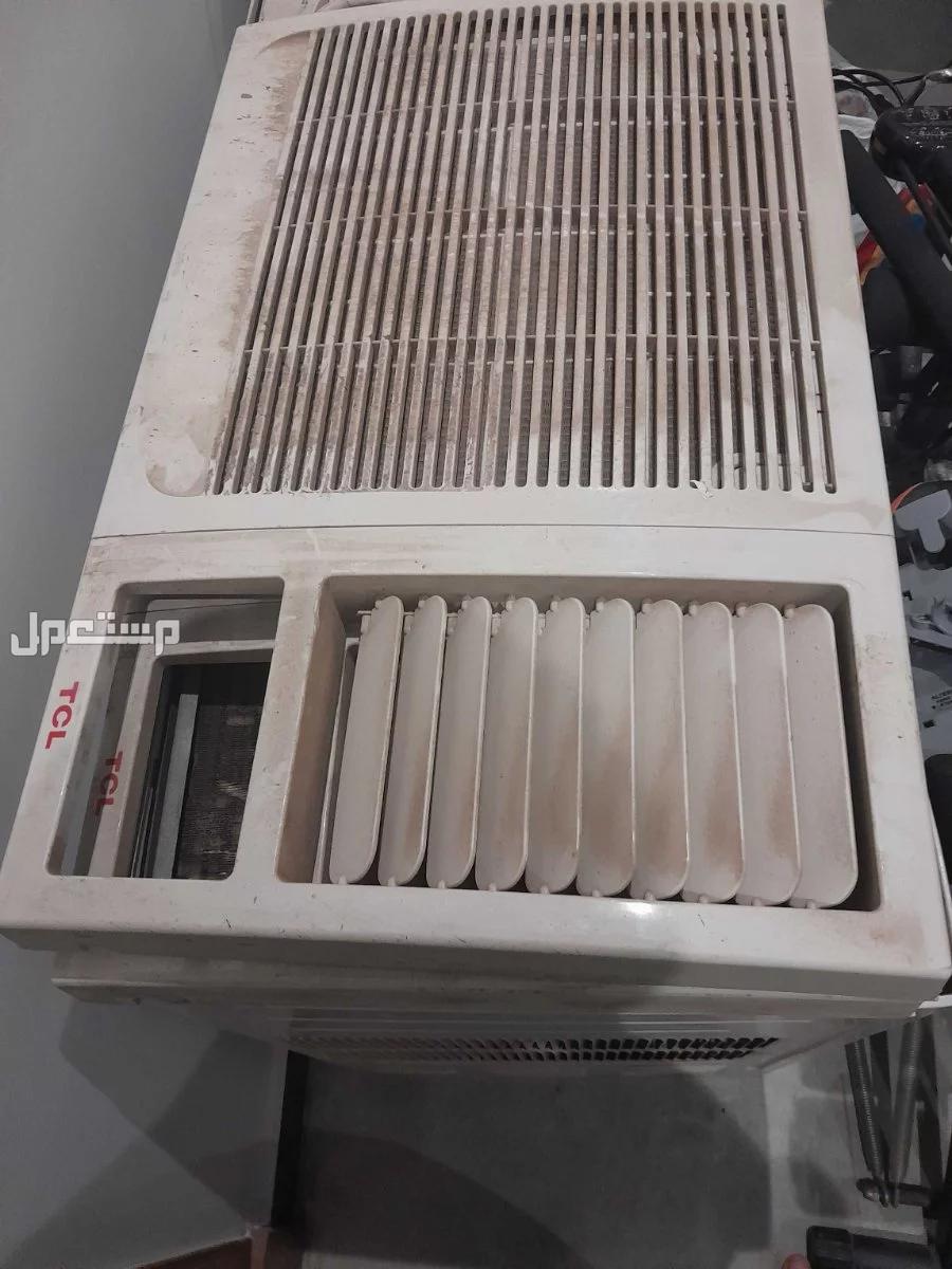 عدد 2 مكيف شباك بحاله ممتازه tcl الواحد ب 500 ريال