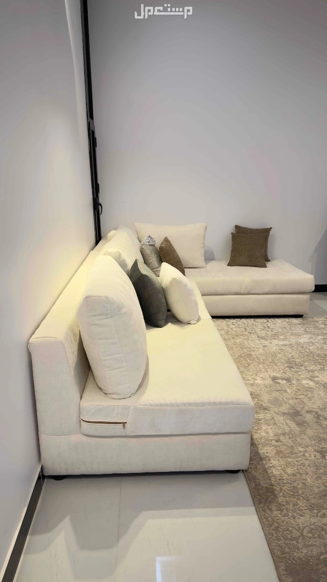 كنب شبه جديد حرف L  في جدة بسعر ألف ريال سعودي كنب مستعمل استعمال نظيف استخدام شهرين ببيعه ب 1000