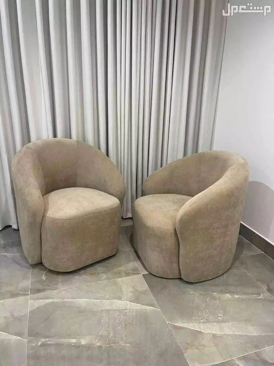 كنب جديد بقراطيسه في الرياض بسعر 1500 ريال سعودي وهذا اذا بغيته يكون لحال