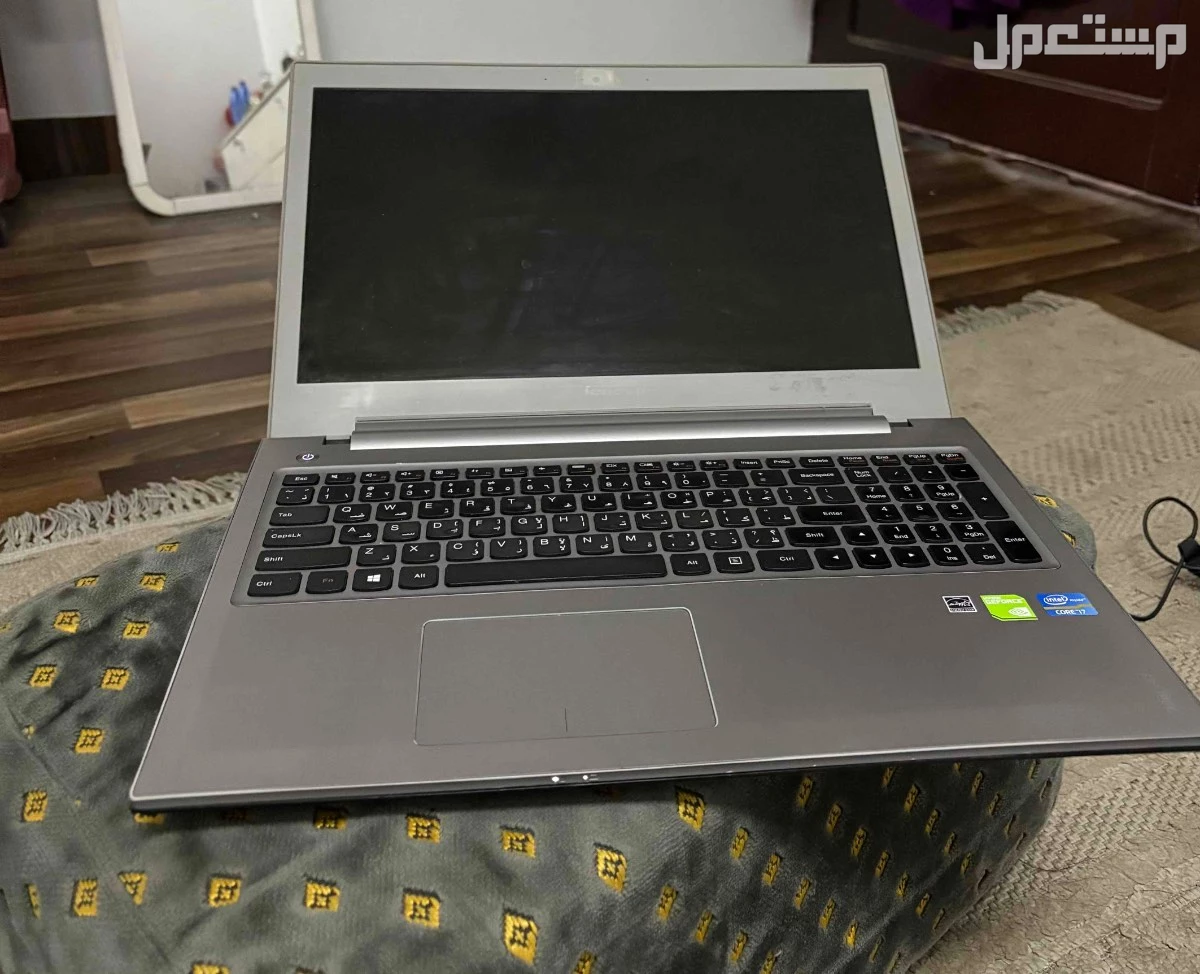 لابتوب للبيع في الرياض بسعر 800 ريال