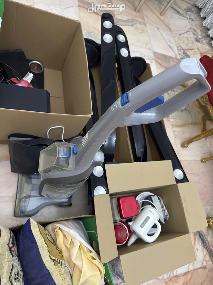 للتبرع اجهزة رياضية ومكنسة كهربائية واثاث جميعها مستخدمة وفي حالة جيدة