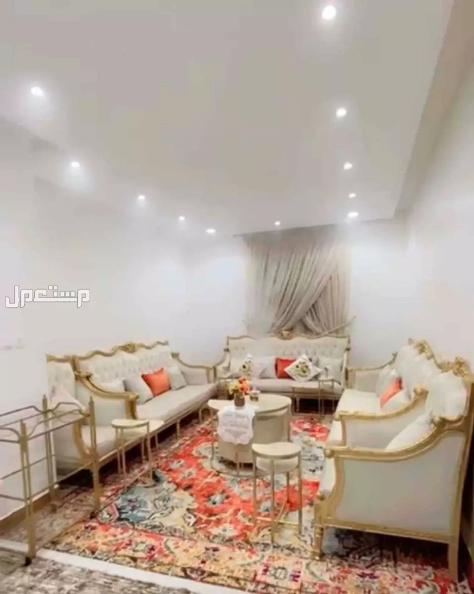 كنب مع طاولات في الرياض حي النظيم حده 1500