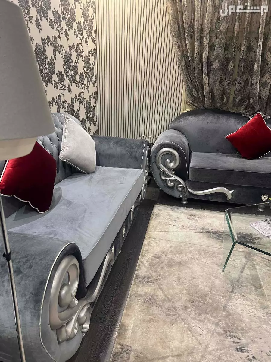 كنب للبيع في ابها  في حاله ممتازة المطلوب 1500 مقاس الغرفه 3،50 في 4 الموقع ابها