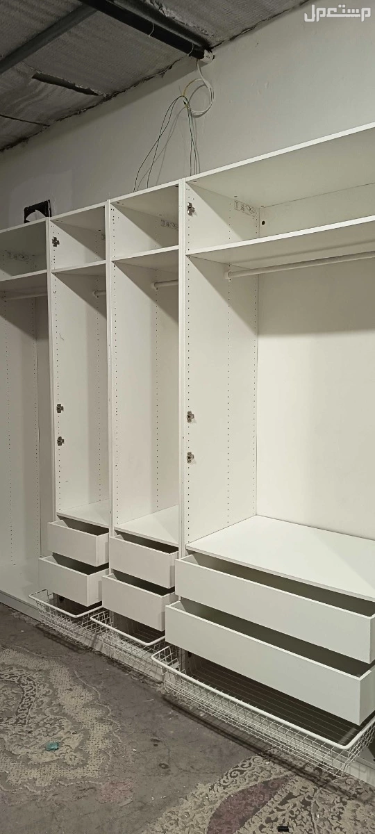 دولاب ملابس من ايكيا نظيف جدا في الرياض بسعر 1500 ريال سعودي