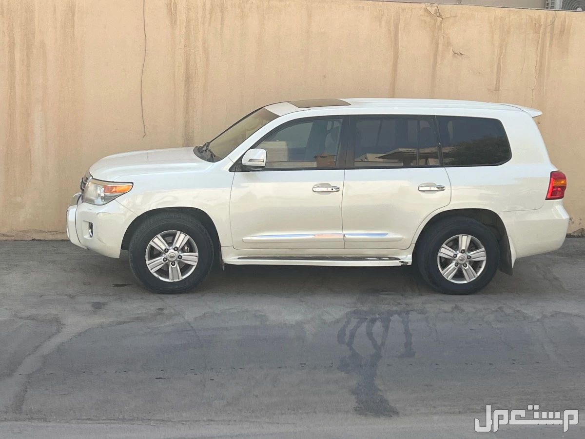تويوتا لاندكروزر 2014 مستعملة للبيع في الرياض بسعر 85 ألف ريال سعودي