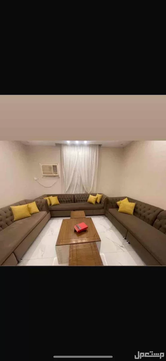 كنب في جازان في جيزان بسعر 1500 ريال سعودي كنب بني 
لغرفه متوسطه