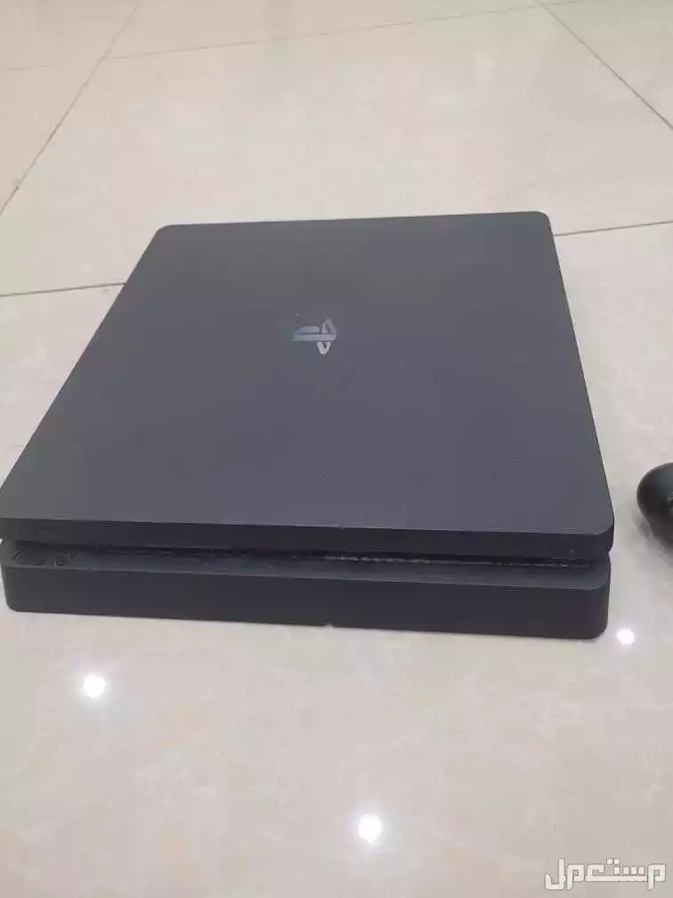 بلاي ستيشن 4 بحالة ممتازة، 1تيرا، سليم، غير مفكوك،بسعر 500ريال البلاي ستيشن 4